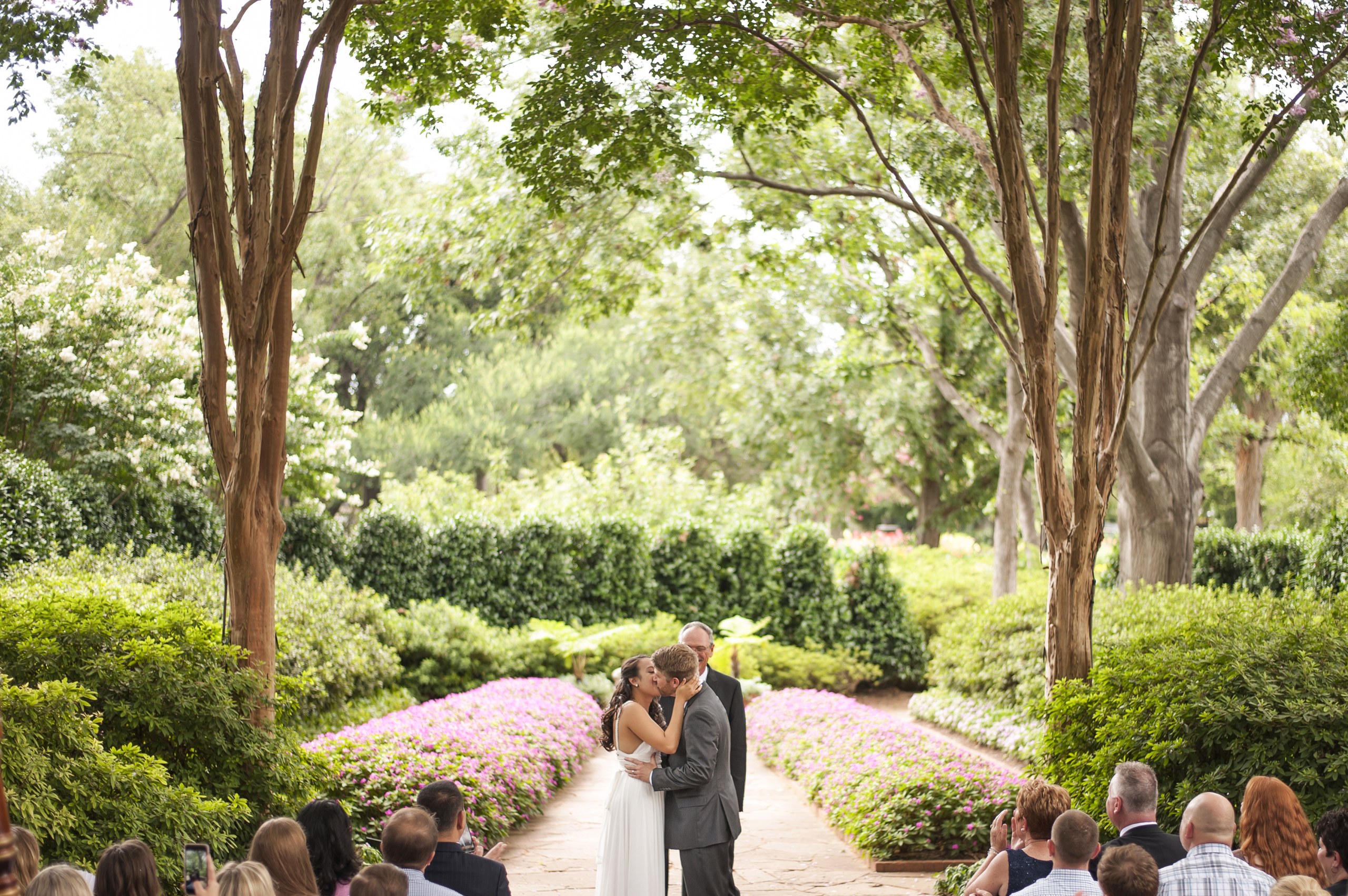 Dallas Arboretum — White Rock Lake — Love Pic Love